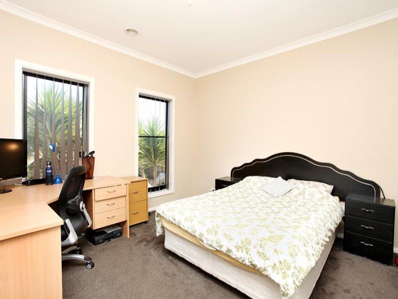 9 Buckley Way, Caroline Springs - Thumbnail 8