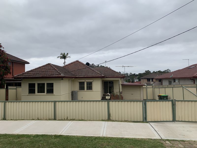 Real Estate For Lease 19 Napier Street Mays Hill , NSW