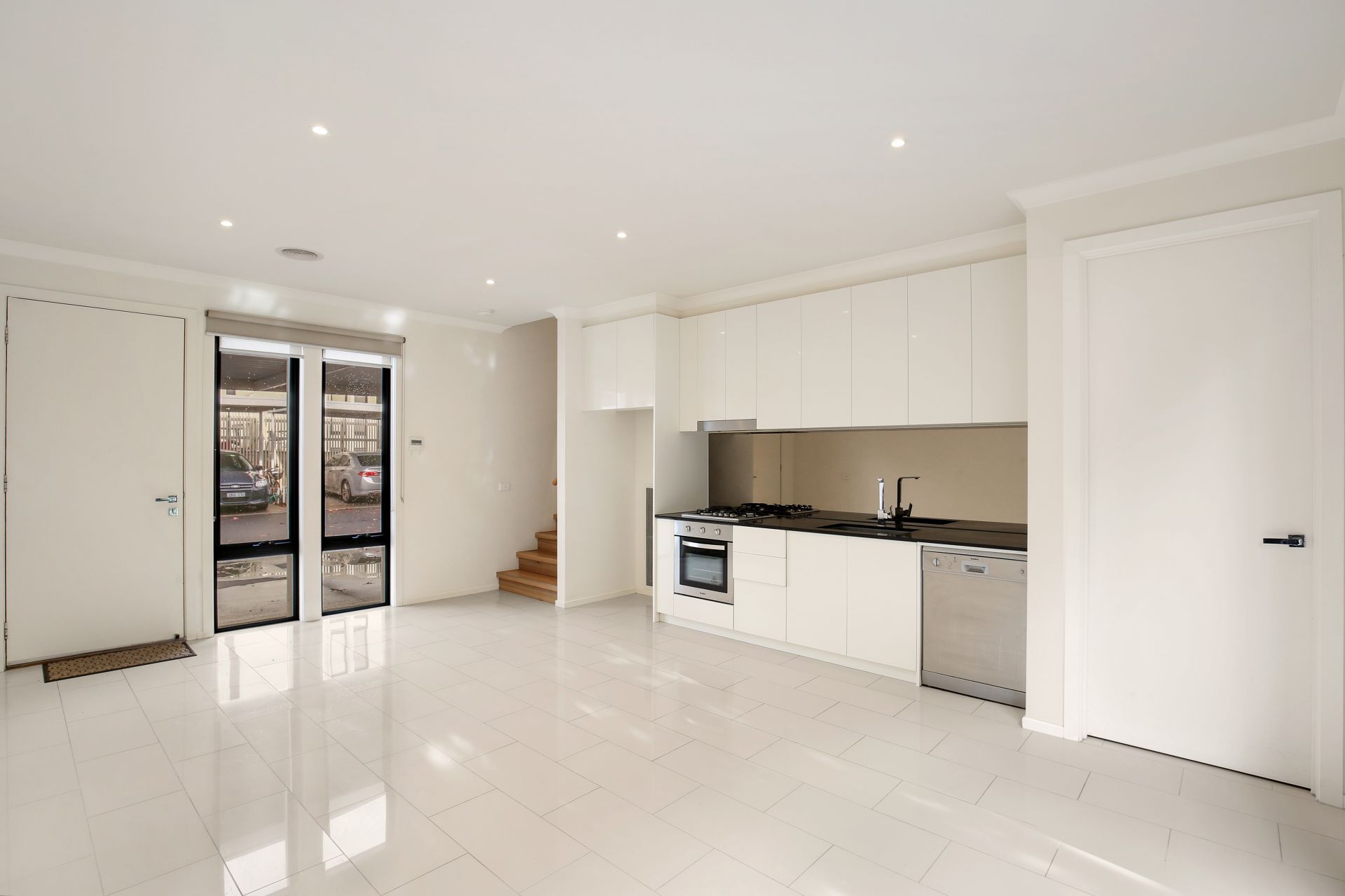 Lovely 2 Bedroom Unit