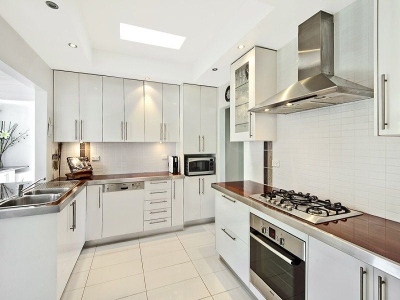 11 Burleigh Avenue, CARINGBAH, Caringbah - Thumbnail 5