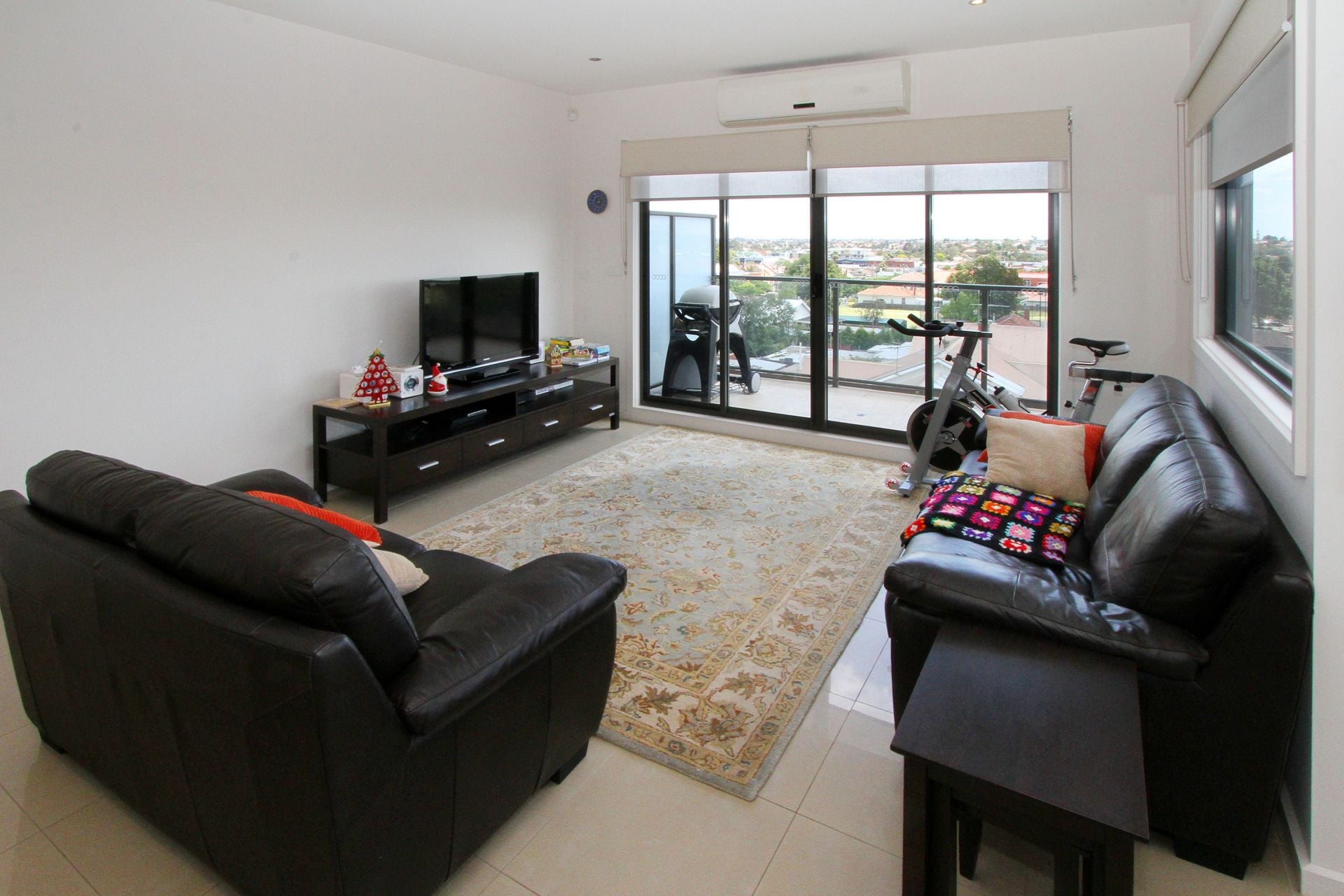 STYLISH EXECUTIVE LIVING