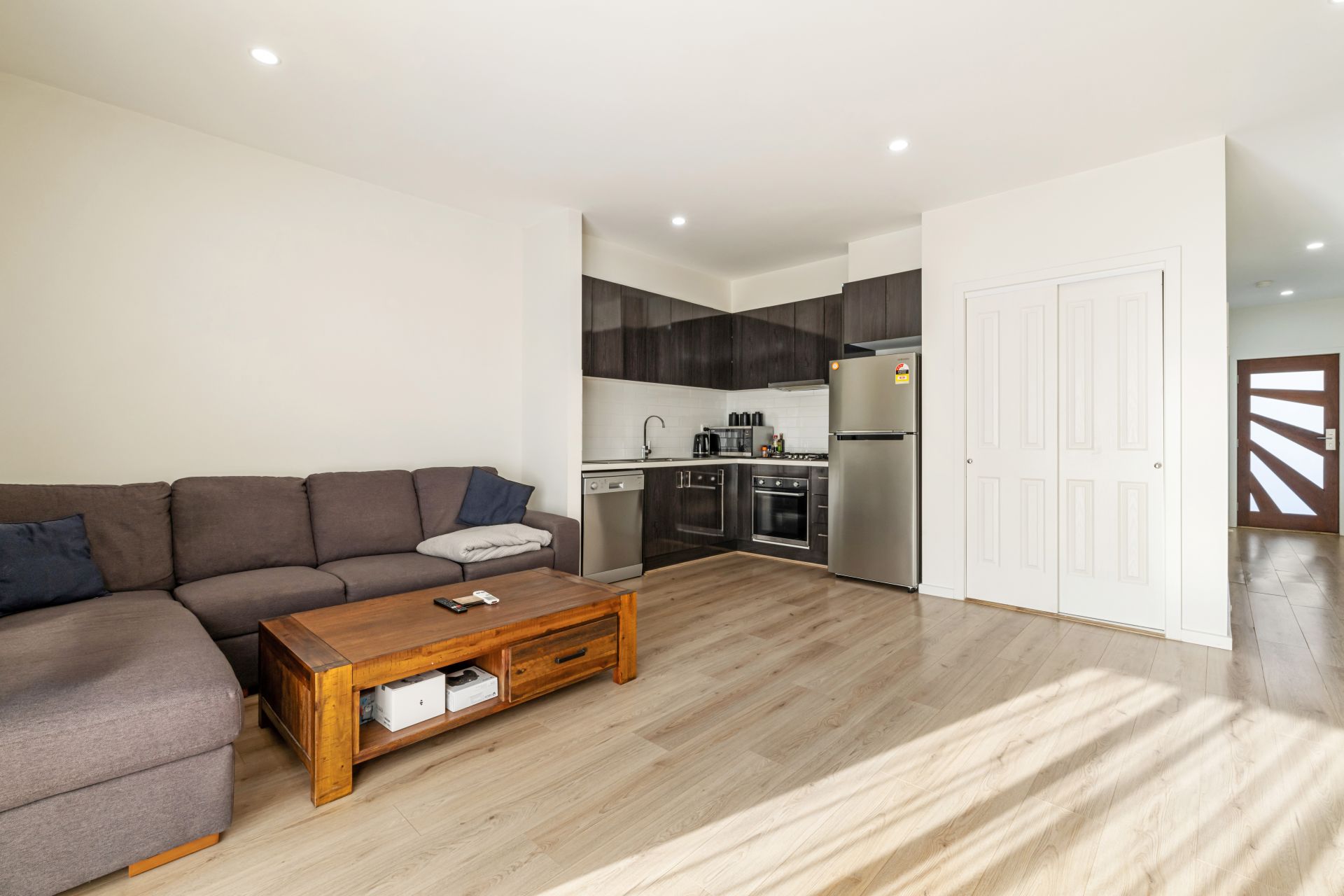 Modern & Light-Filled 2-Bedroom Unit for Rent