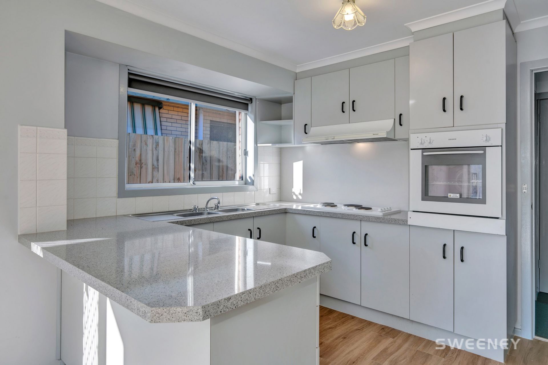 1/136 Queen Street, Altona - Thumbnail 3