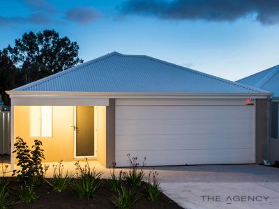 GREEN TITLE, STAND ALONE HOME!