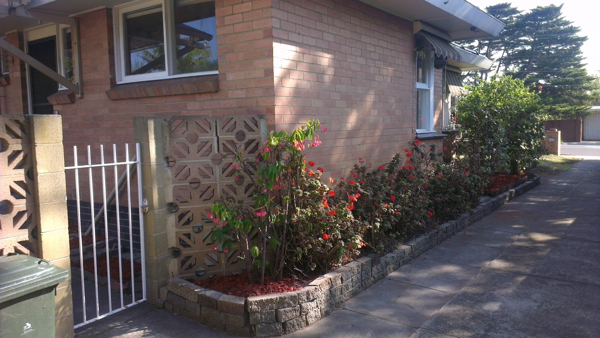 CONVENIENCE - EVERYTHING WITHIN WALKING DISTANCE!
