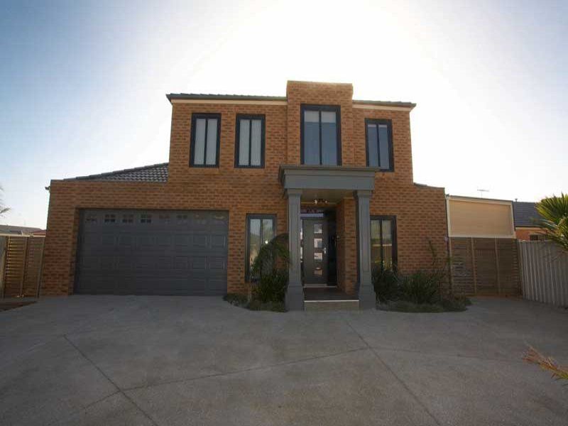 10 La Coruna Gardens, Point Cook - Thumbnail 2