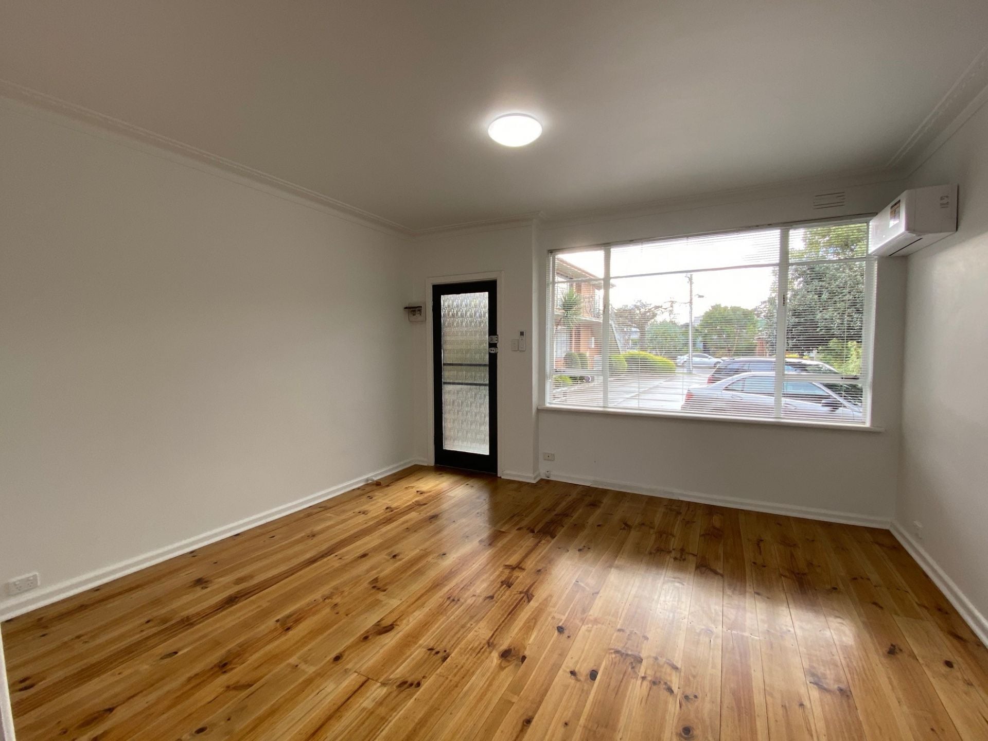 Bright Ground Floor Apartment