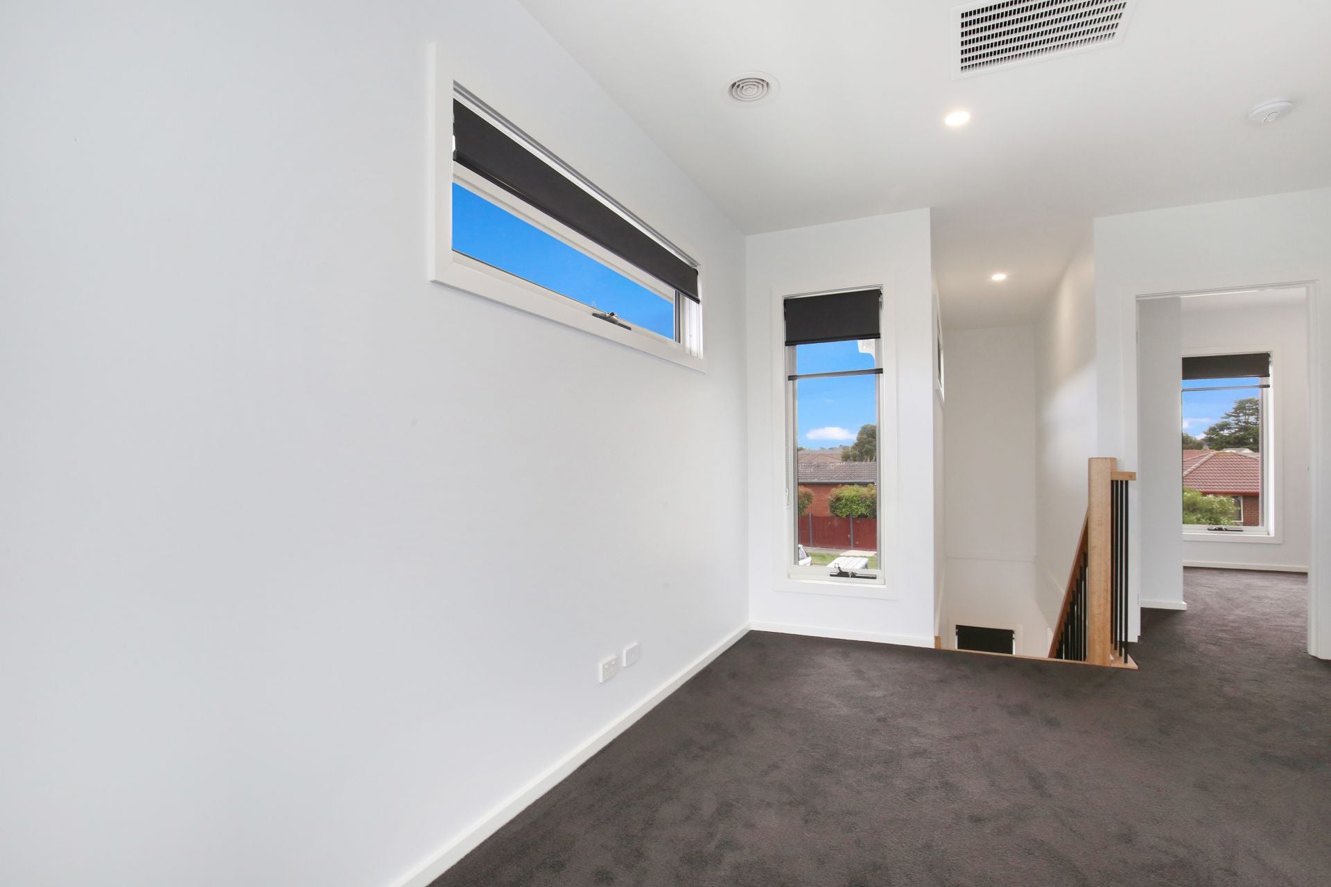 IMMACULATE TOWNHOUSE STYLISH AND SOPHISTICATED
