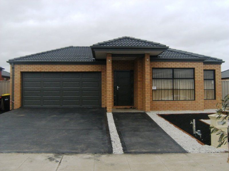 5 McCubbin Close, Caroline Springs - Thumbnail 2