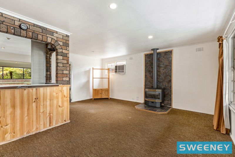 142 Grieve Parade, Altona - Thumbnail 4