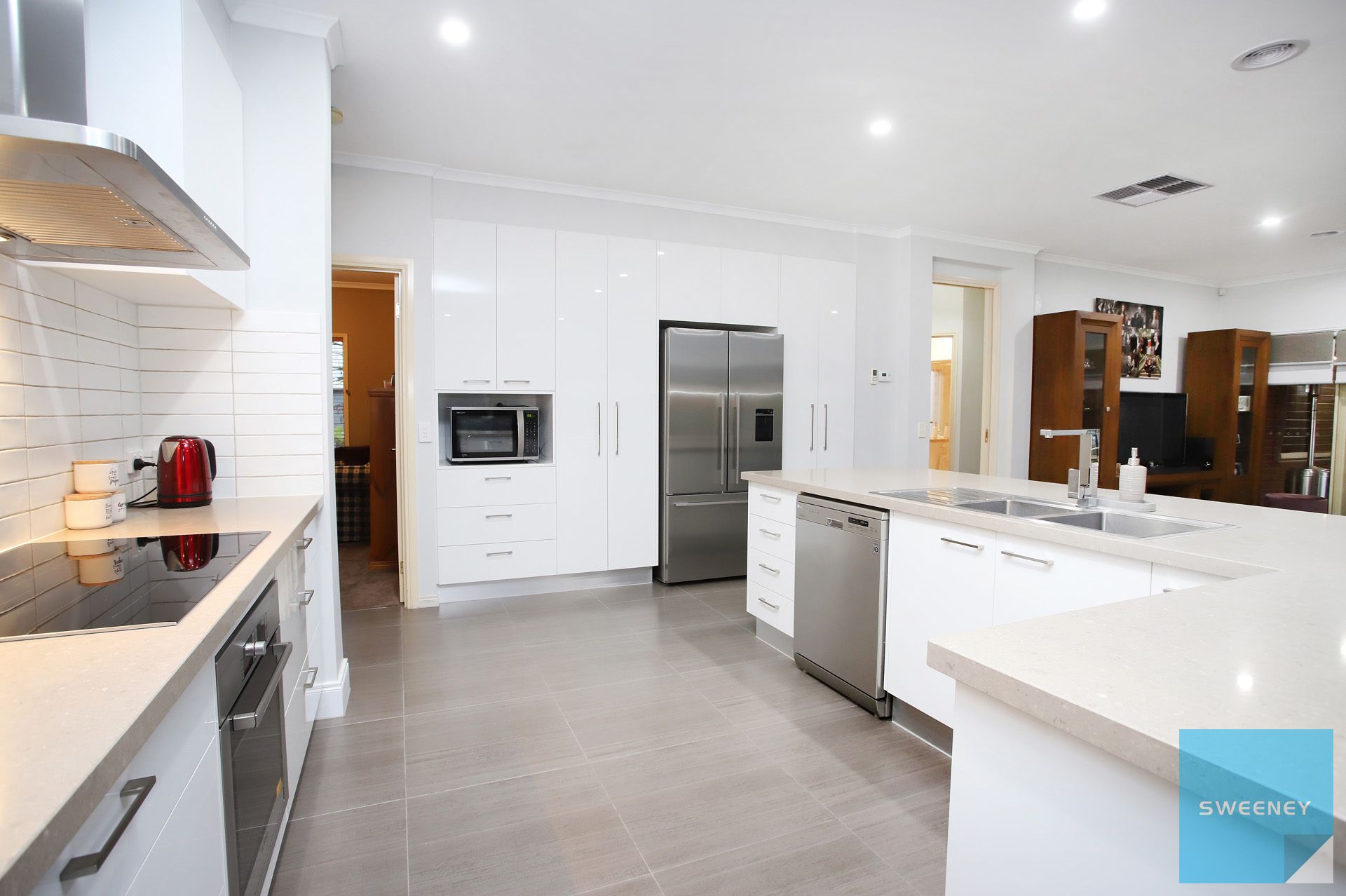 111 Springlake Avenue, Caroline Springs - Thumbnail 6