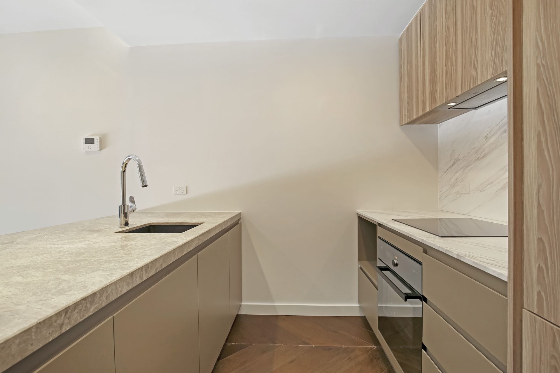 **Elegant 1 Bedroom - Plus Study - Luxury Apartment**