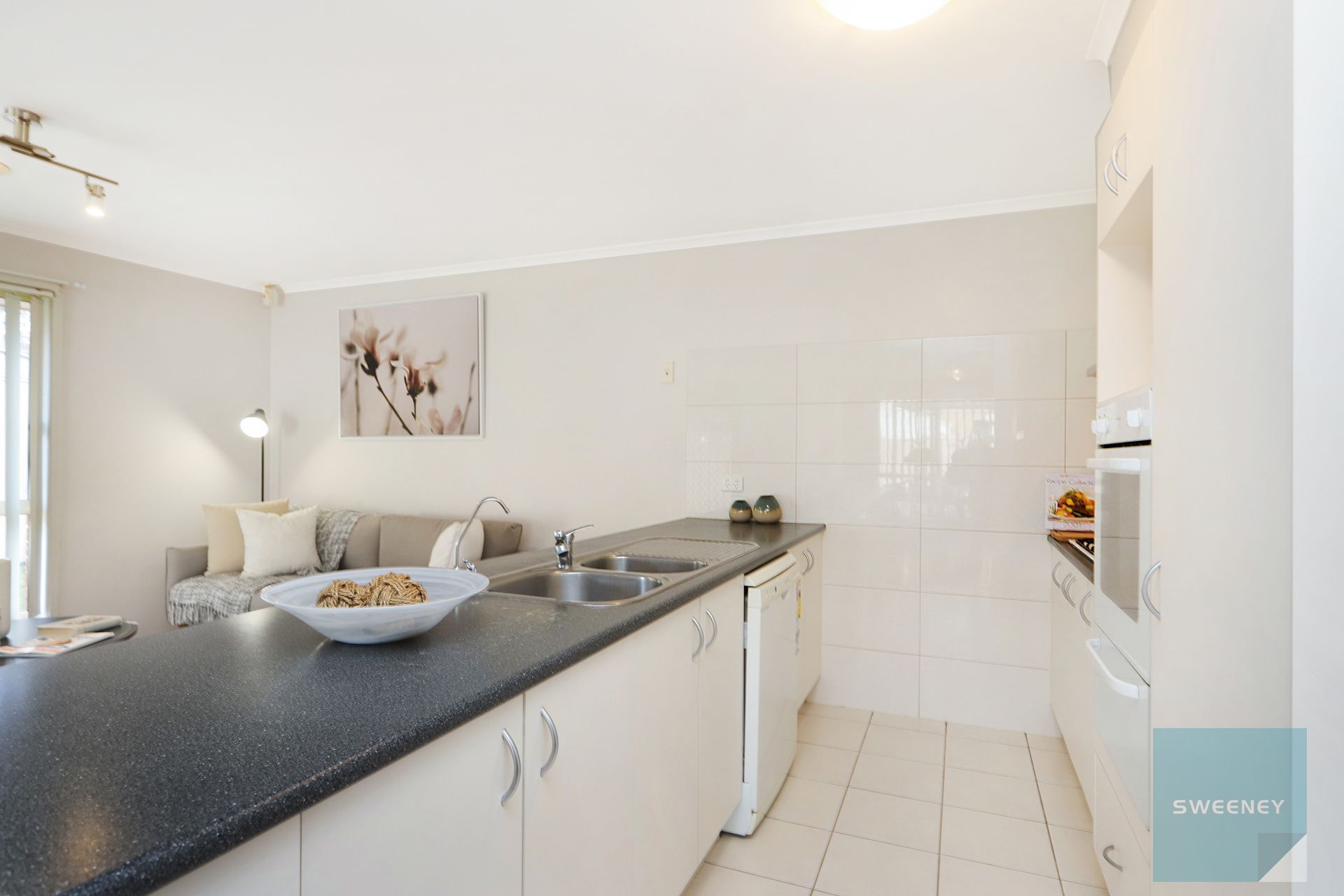 18 Holcolme Street, Caroline Springs - Thumbnail 3