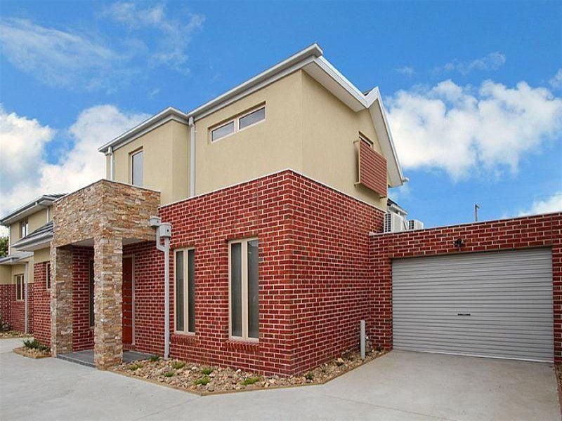 2/106 Barry Street, Reservoir