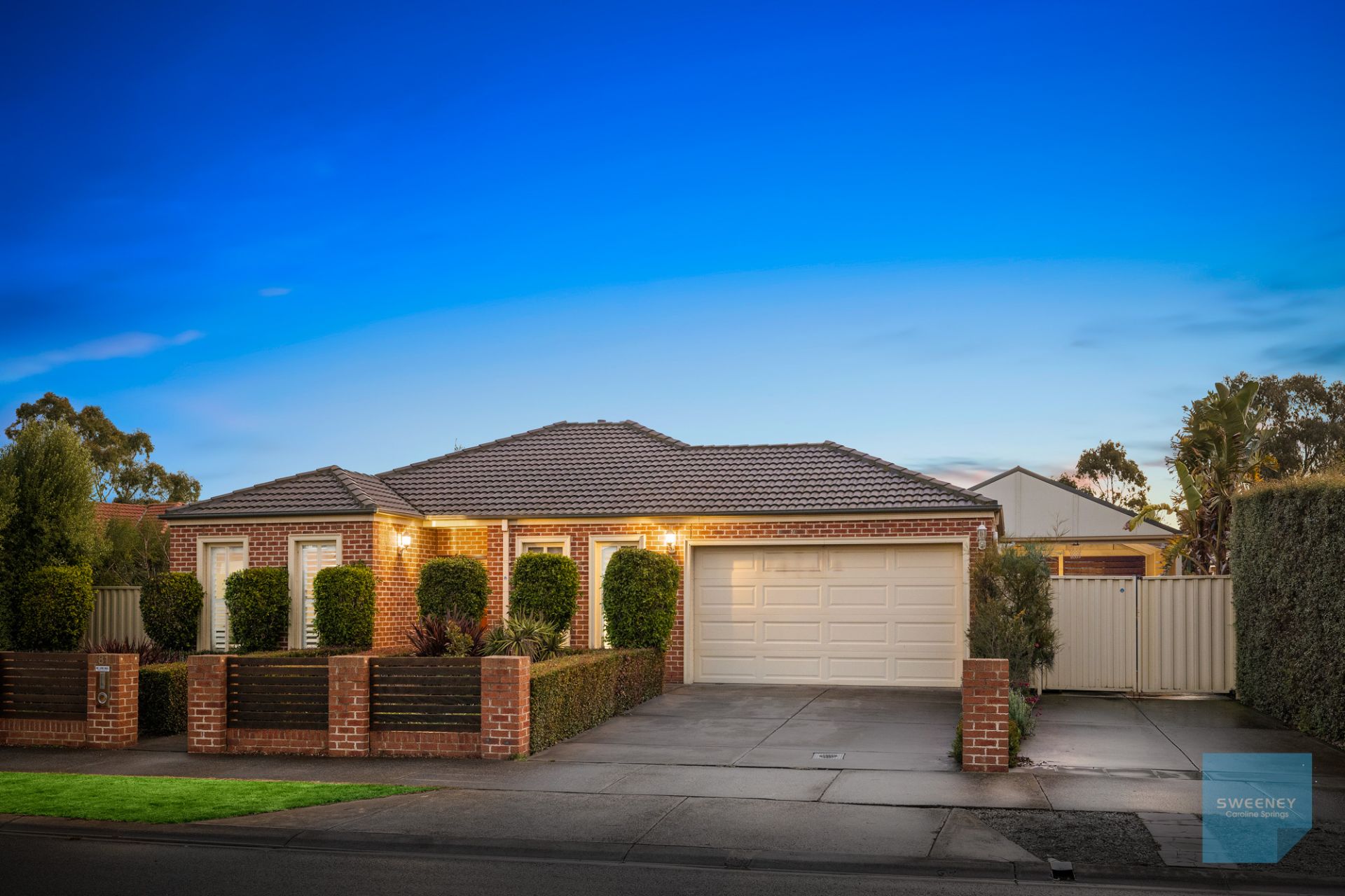 81 The Parkway, Caroline Springs - Thumbnail 2