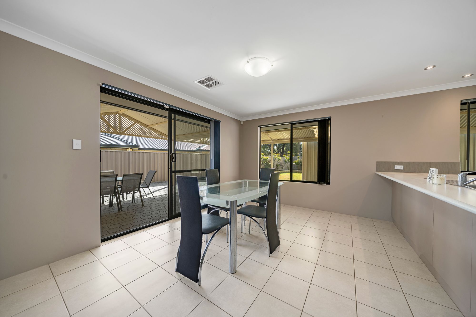 2 Bain Square, Forrestfield