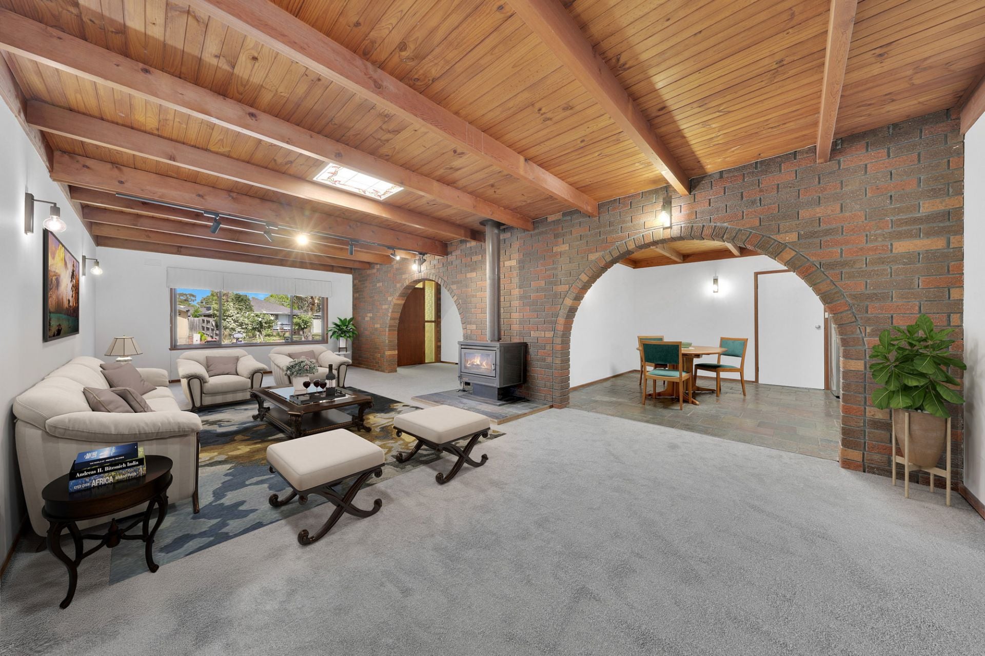 4 BEDDER WITH INGROUND POOL