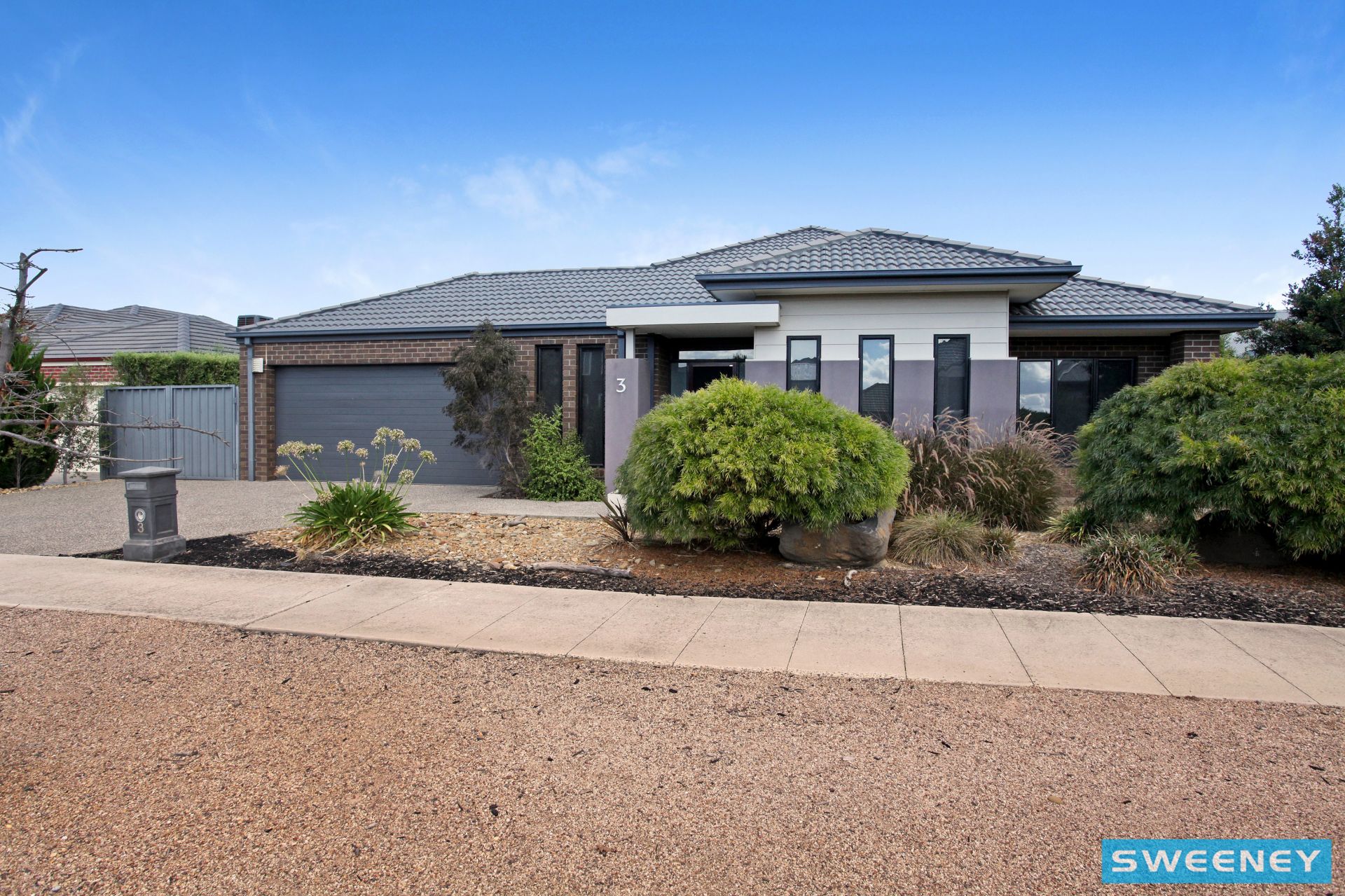 3 Hascombe Drive, Caroline Springs - Thumbnail 2