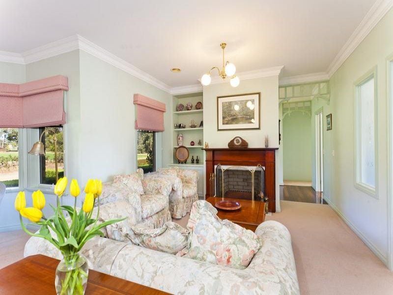 185 Rhinds Road WALLINGTON VIC, Wallington - Thumbnail 3