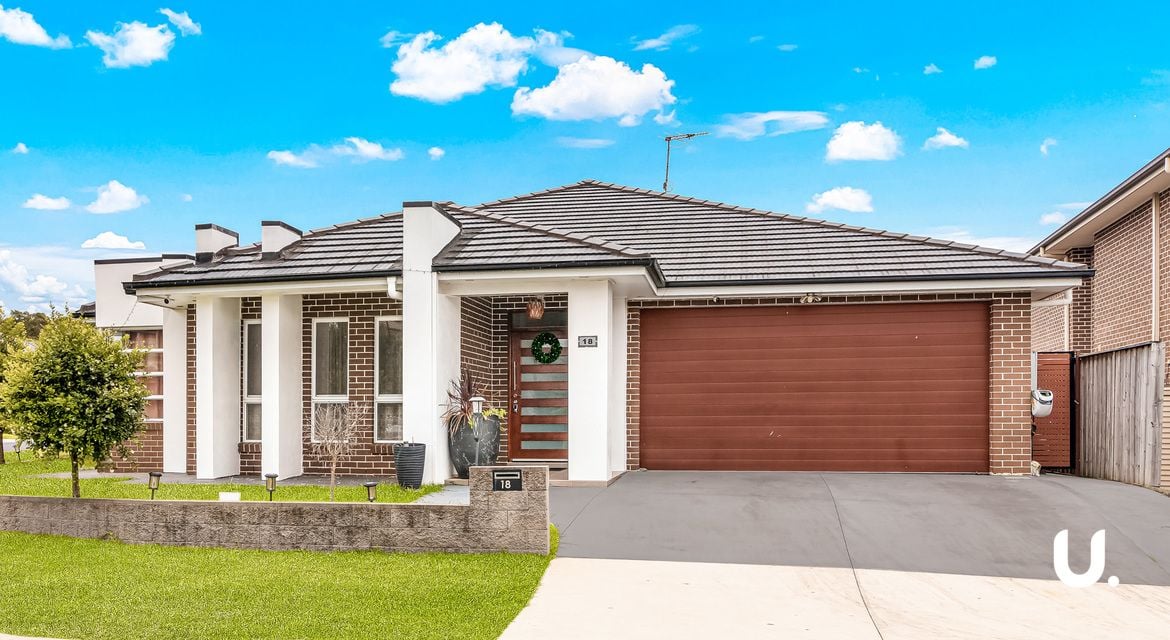 Colebee 18 Burringoa Crescent