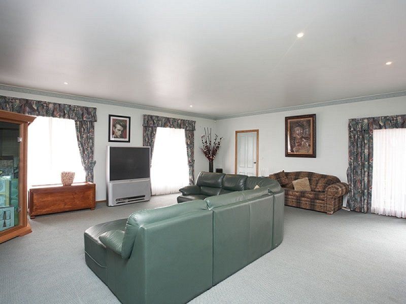 36 Lady Nelson Crescent, Altona Meadows - Thumbnail 6