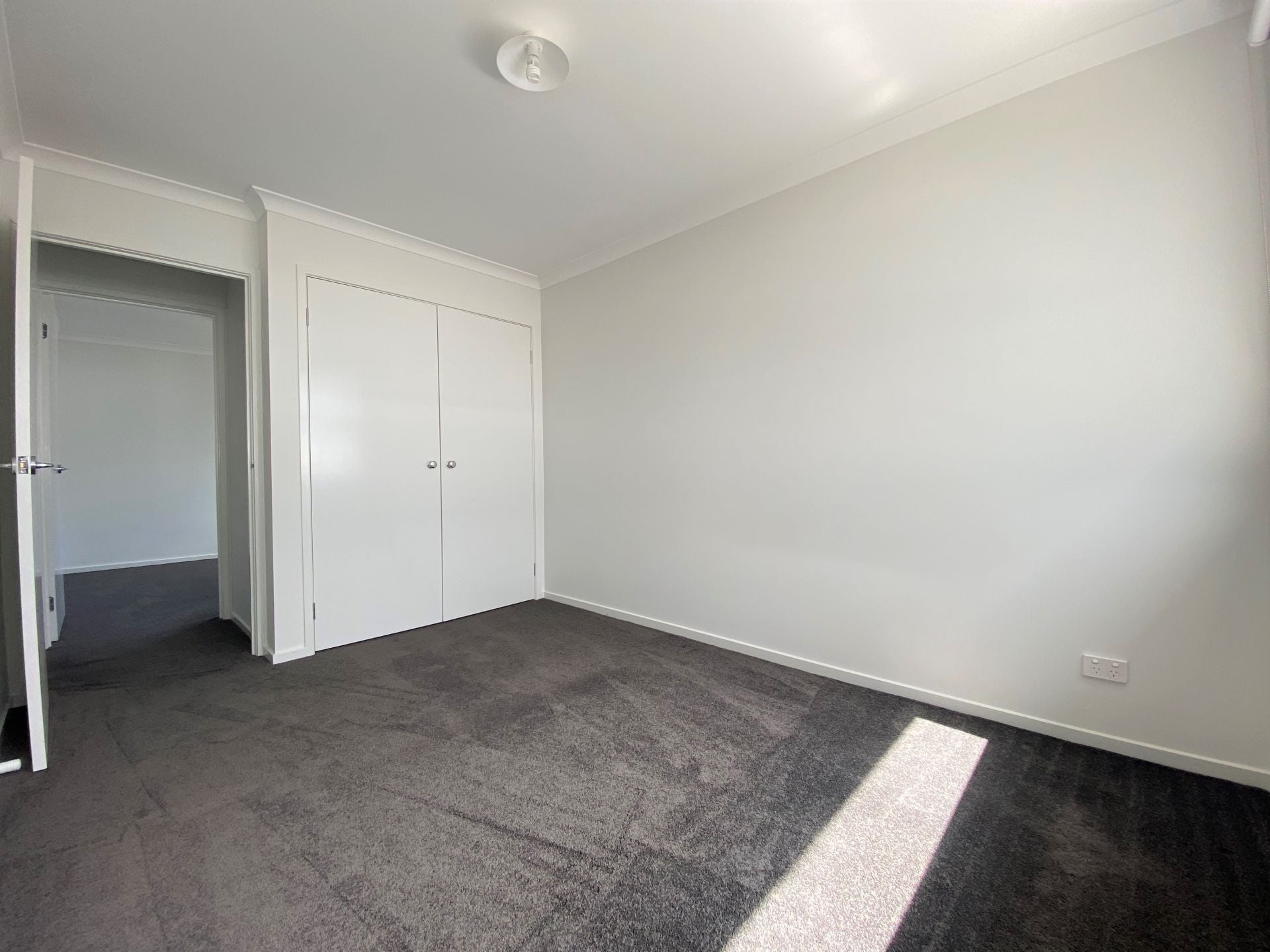 AS NEW 4 BEDROOM TOWNHOUSE!