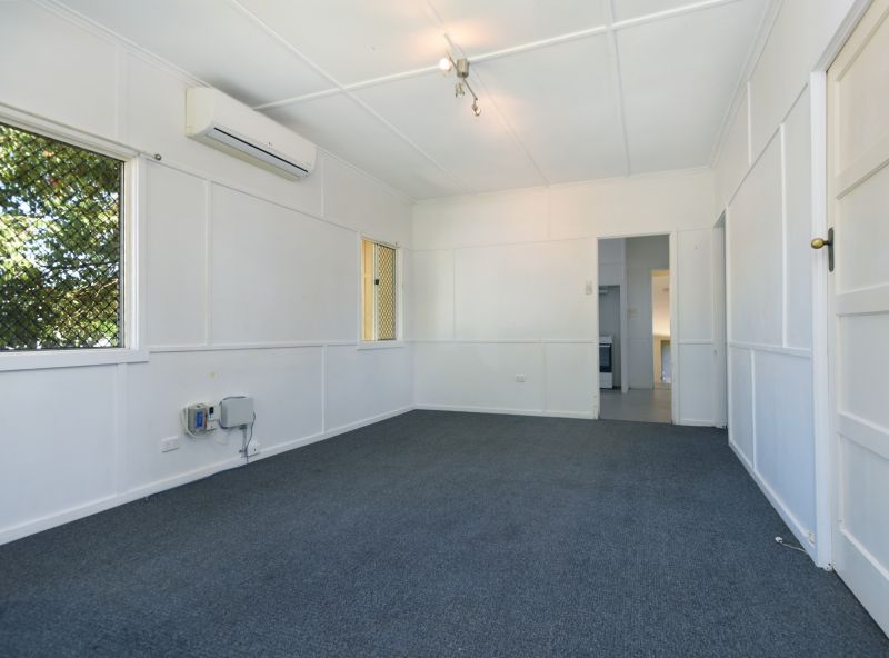 19 Peel Street, South Toowoomba QLD, South Toowoomba - Thumbnail 2