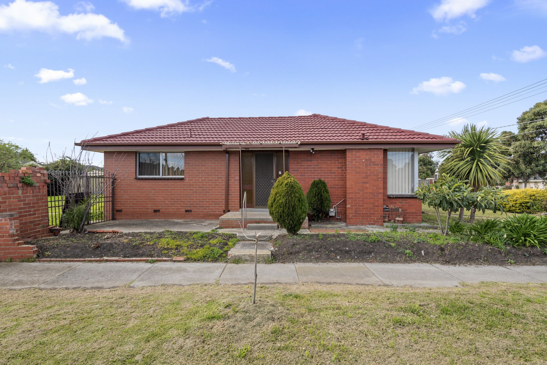GROWTH ZONE - APPROX 718 m2 CORNER BLOCK