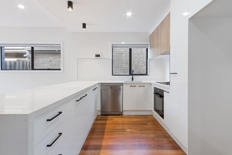 2/94 Miranda Road, Reservoir