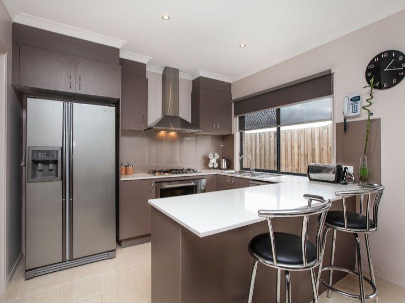 13 Roma Court, Taylors Hill - Thumbnail 3