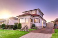 12 Vista Parade, Belmont