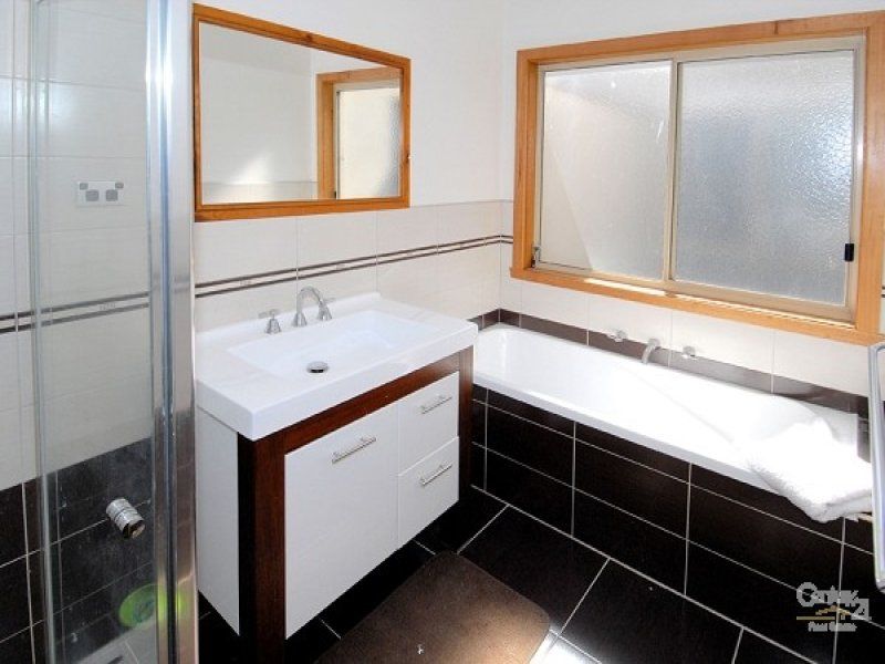 7 Parkside Crescent, Seaholme - Thumbnail 6