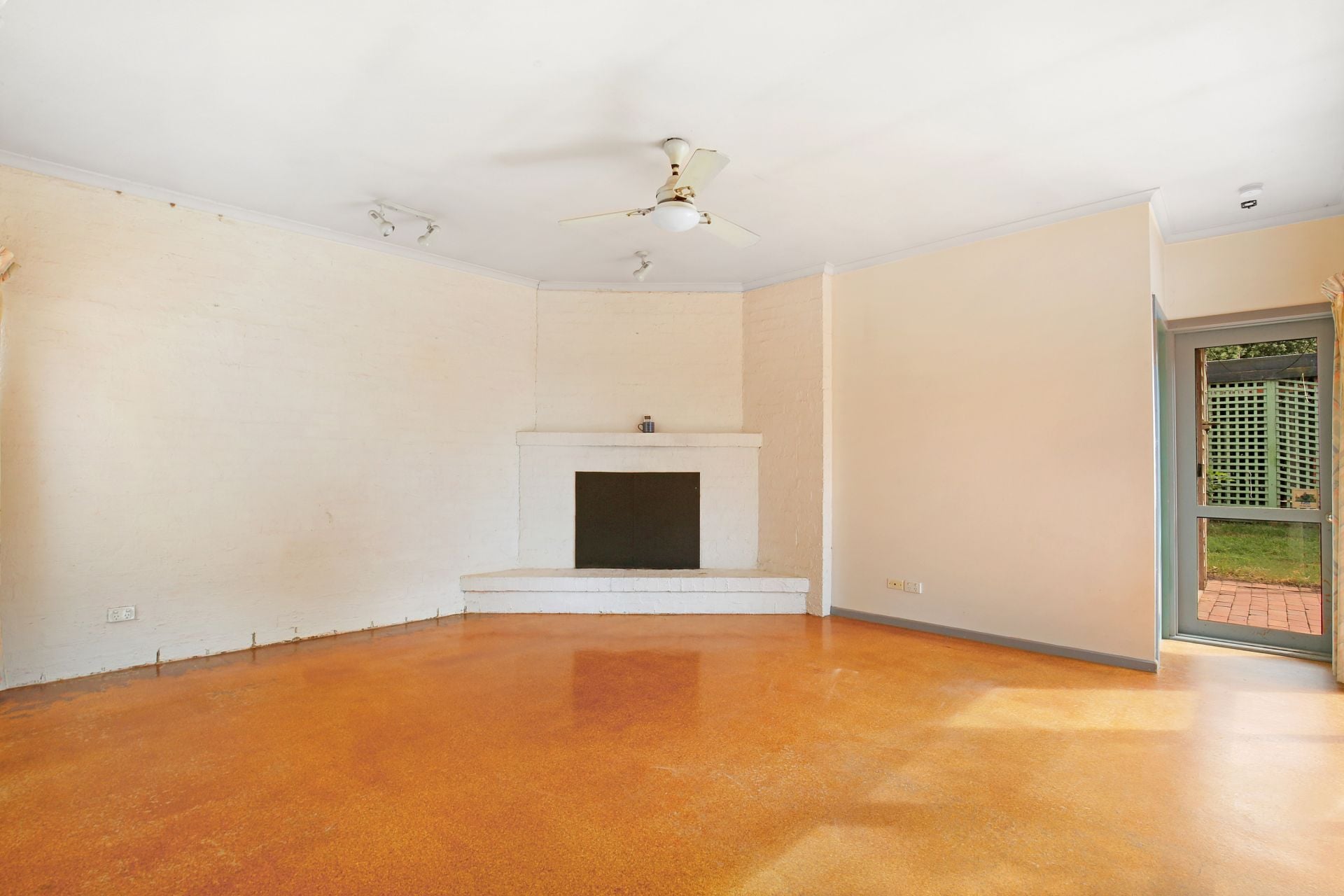 Cartmell is Calling! 4 Bedroom home, Walk to everything !