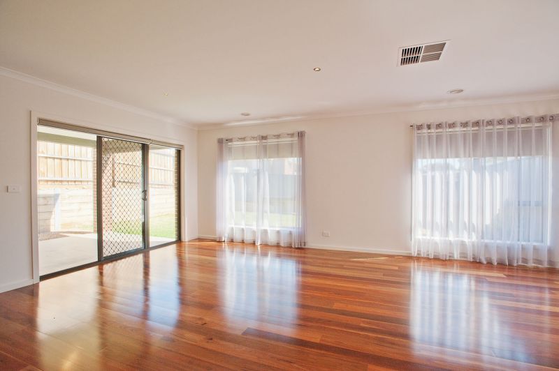 39 Dickson Street, Bacchus Marsh - Thumbnail 4