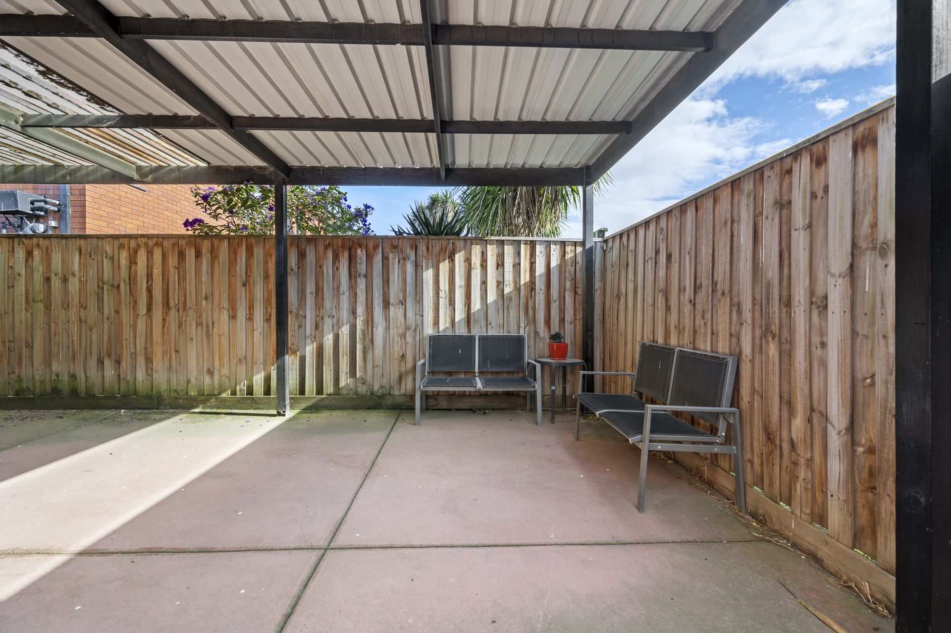 NO CORPORATE FEES -  3 BEDROOM UNIT/HOME