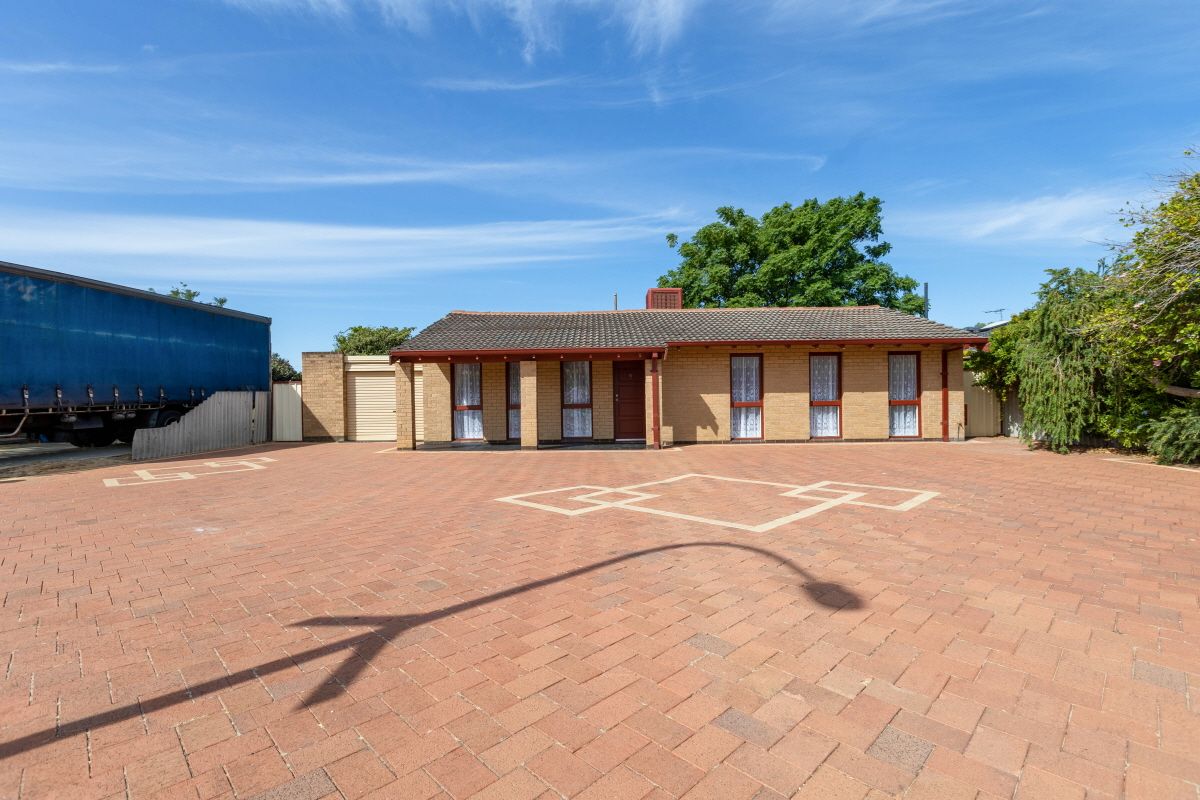 Real Estate For Sale 98 Weston Street Maddington , WA