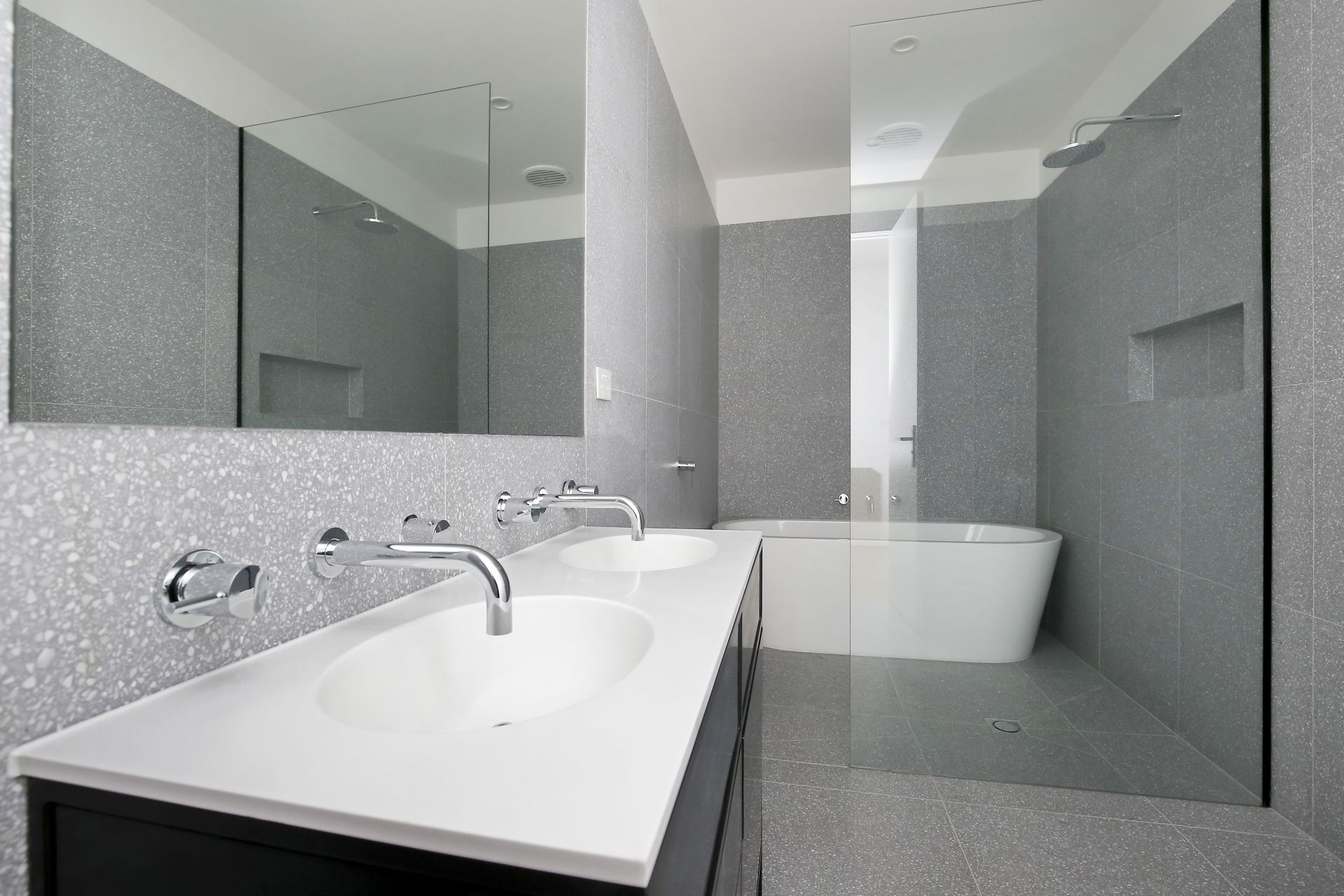 Design-Infused Townhouse In Prime Westgarth Locale!