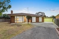 19 Phelan Drive, Cranbourne North VIC, Cranbourne North - Image 1