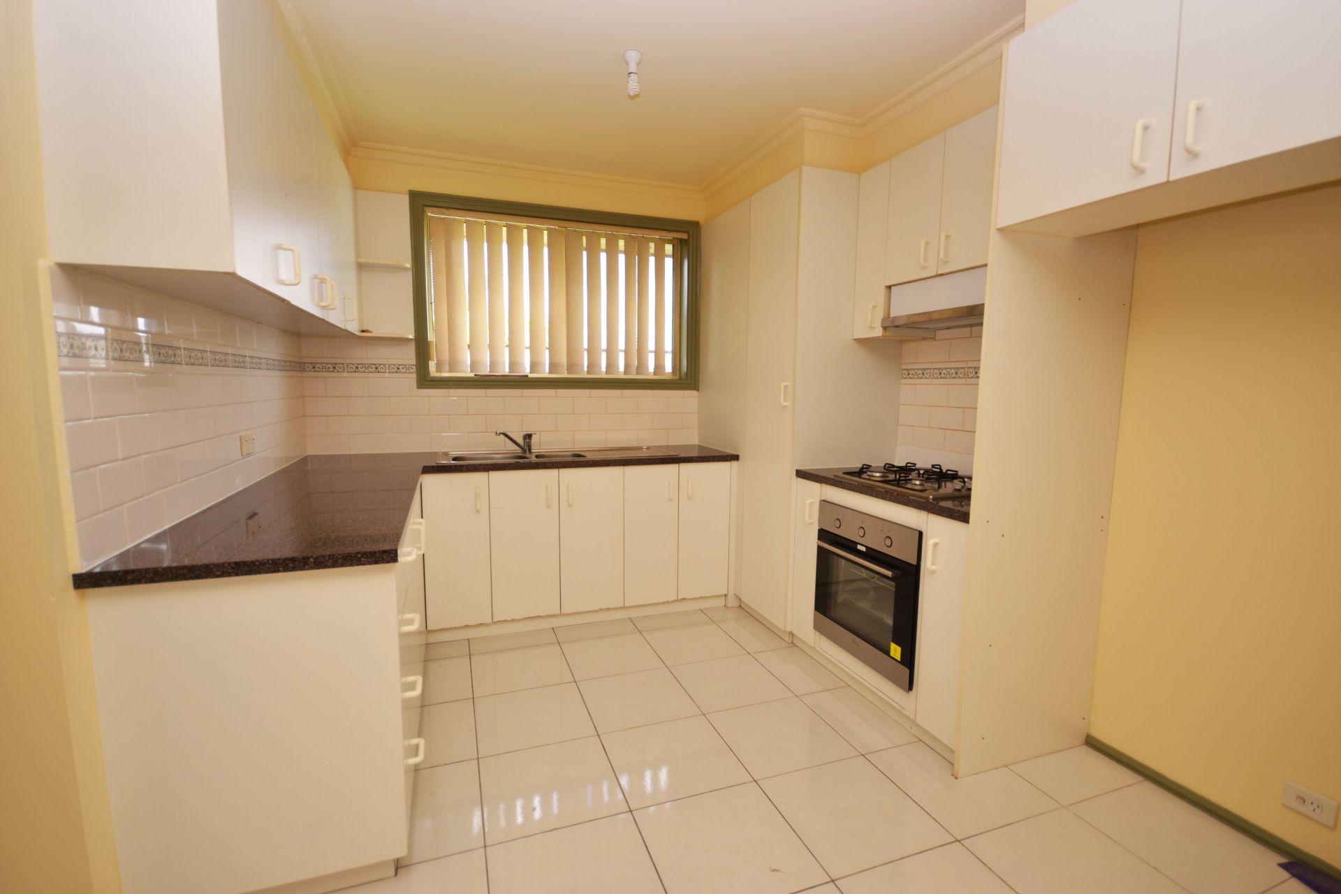 MODERN UNIT IN A GREAT LOCATION