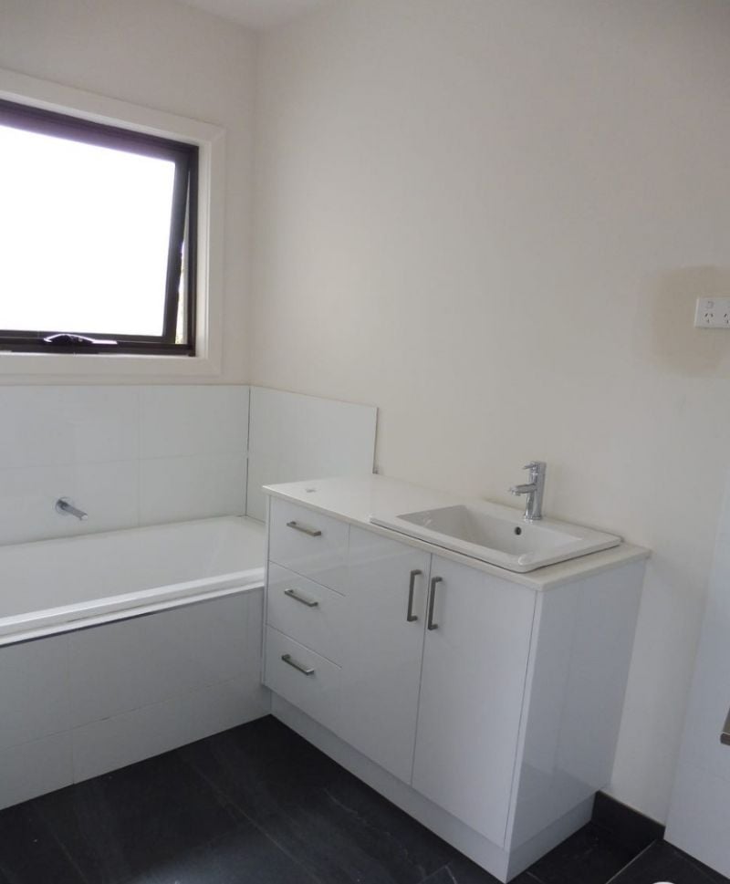 2/17 Acheron Avenue, Reservoir