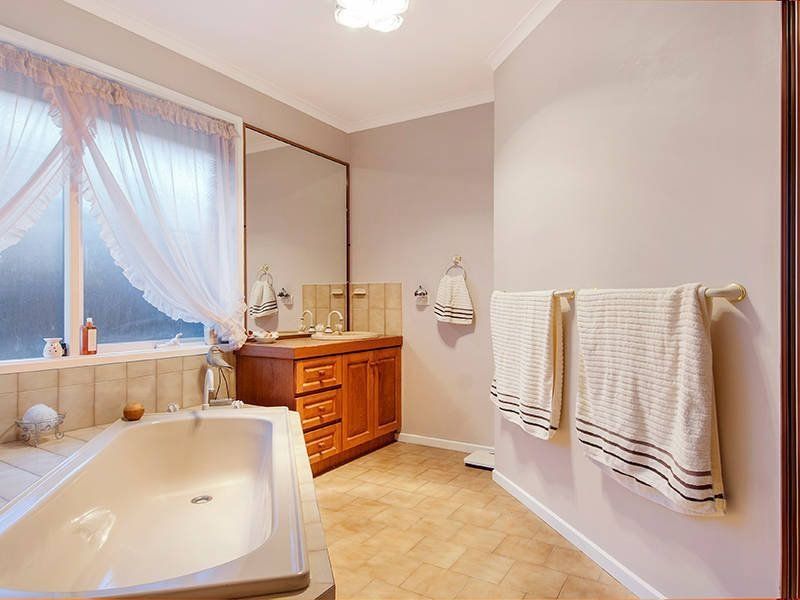 63 Ailsa Street South, Altona Meadows - Thumbnail 7