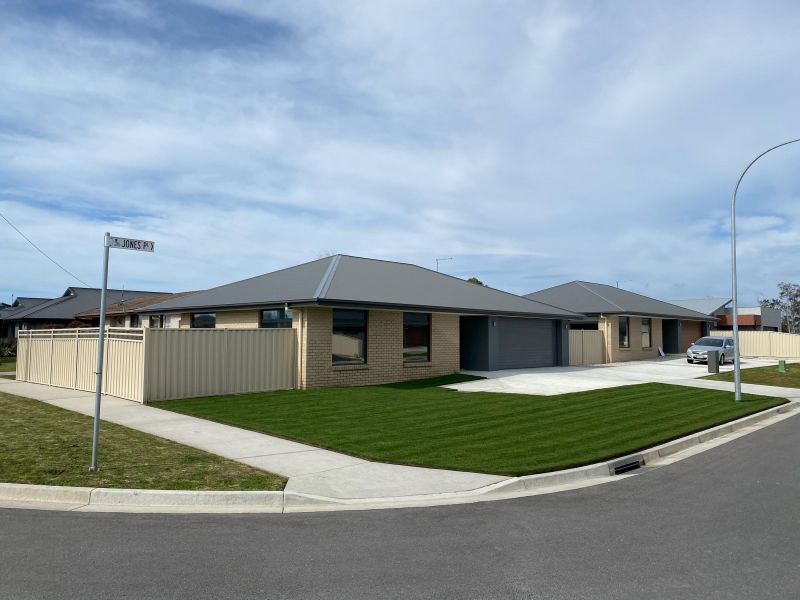 1/1 Jones Place, Latrobe, Latrobe - Thumbnail 2