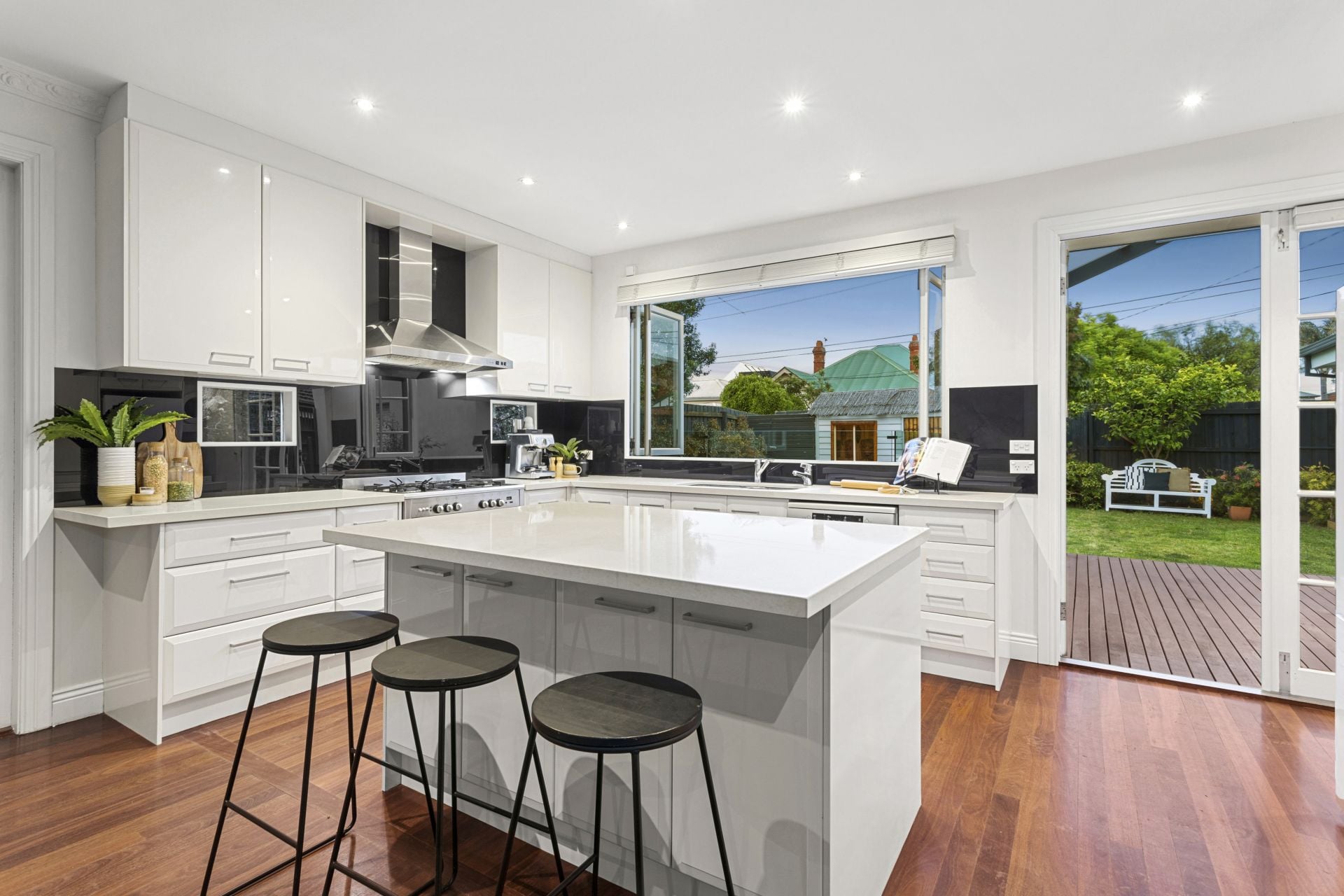 Idyllic family living in prestigious Vauxhall Road