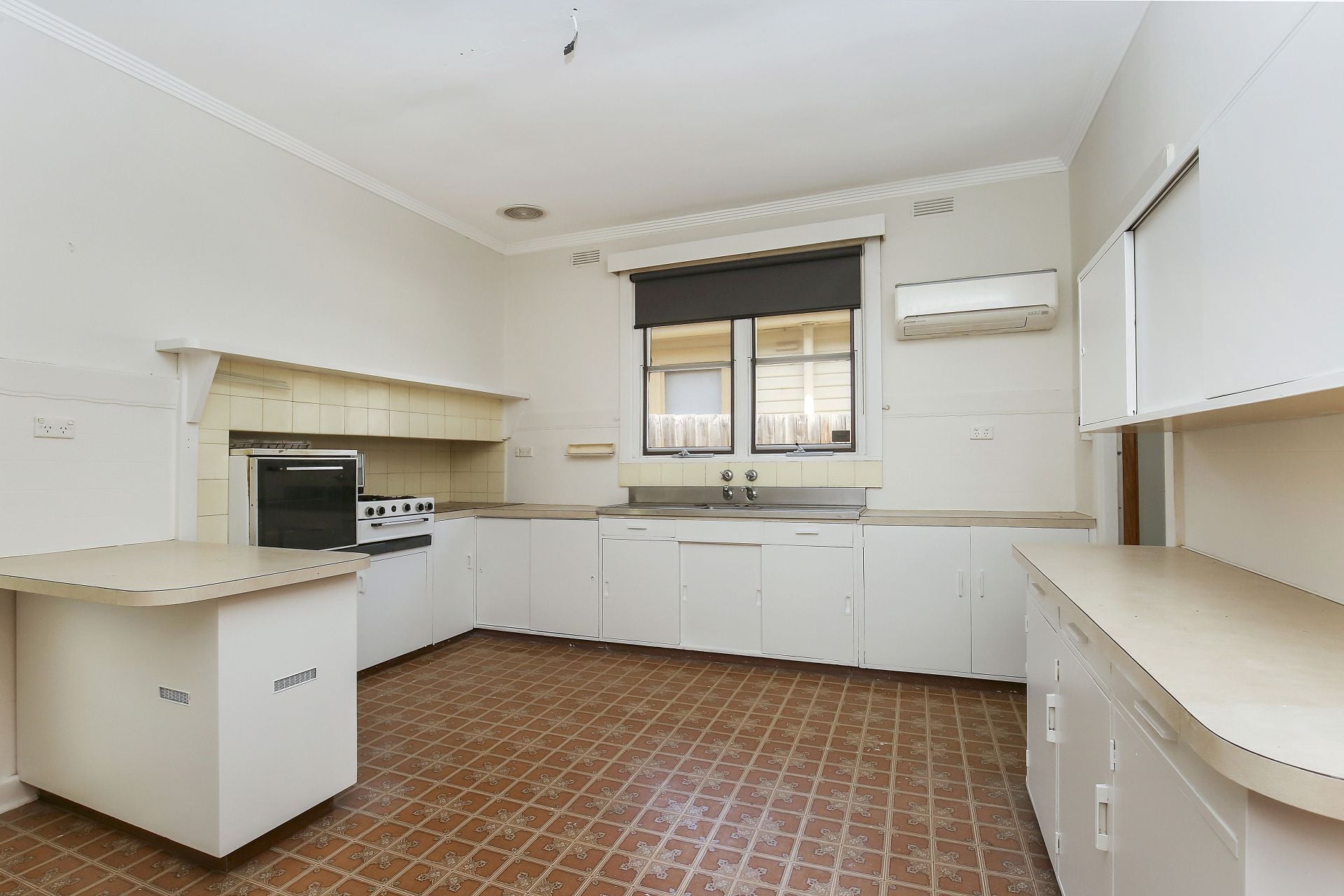 3 BEDROOM DELIGHT!