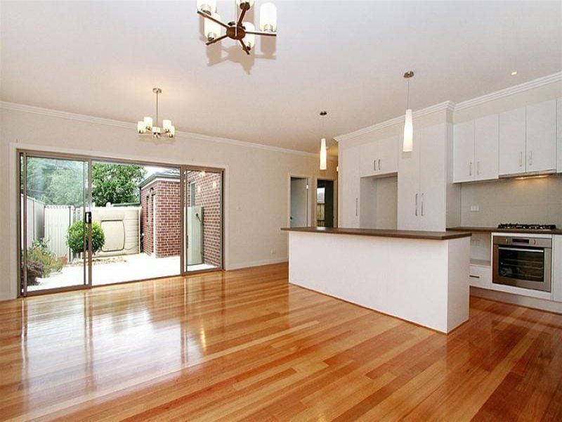Perfectly positioned modern unit!
