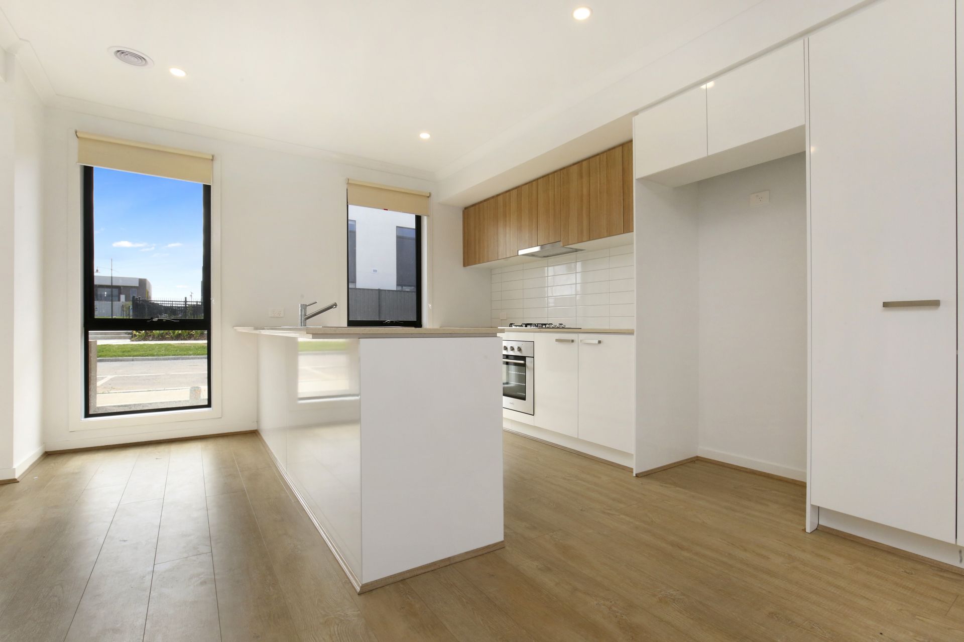 MODERN STYLISH LIVING