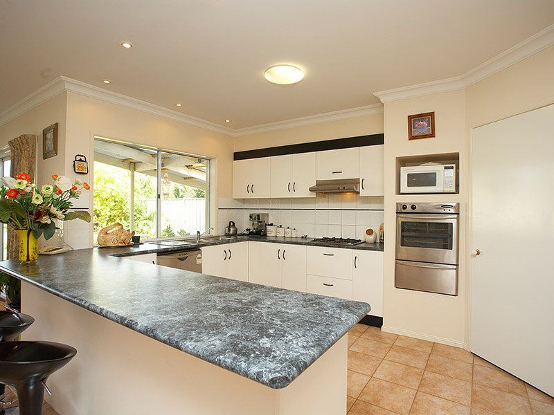 59 Springlake Avenue, Caroline Springs - Thumbnail 4