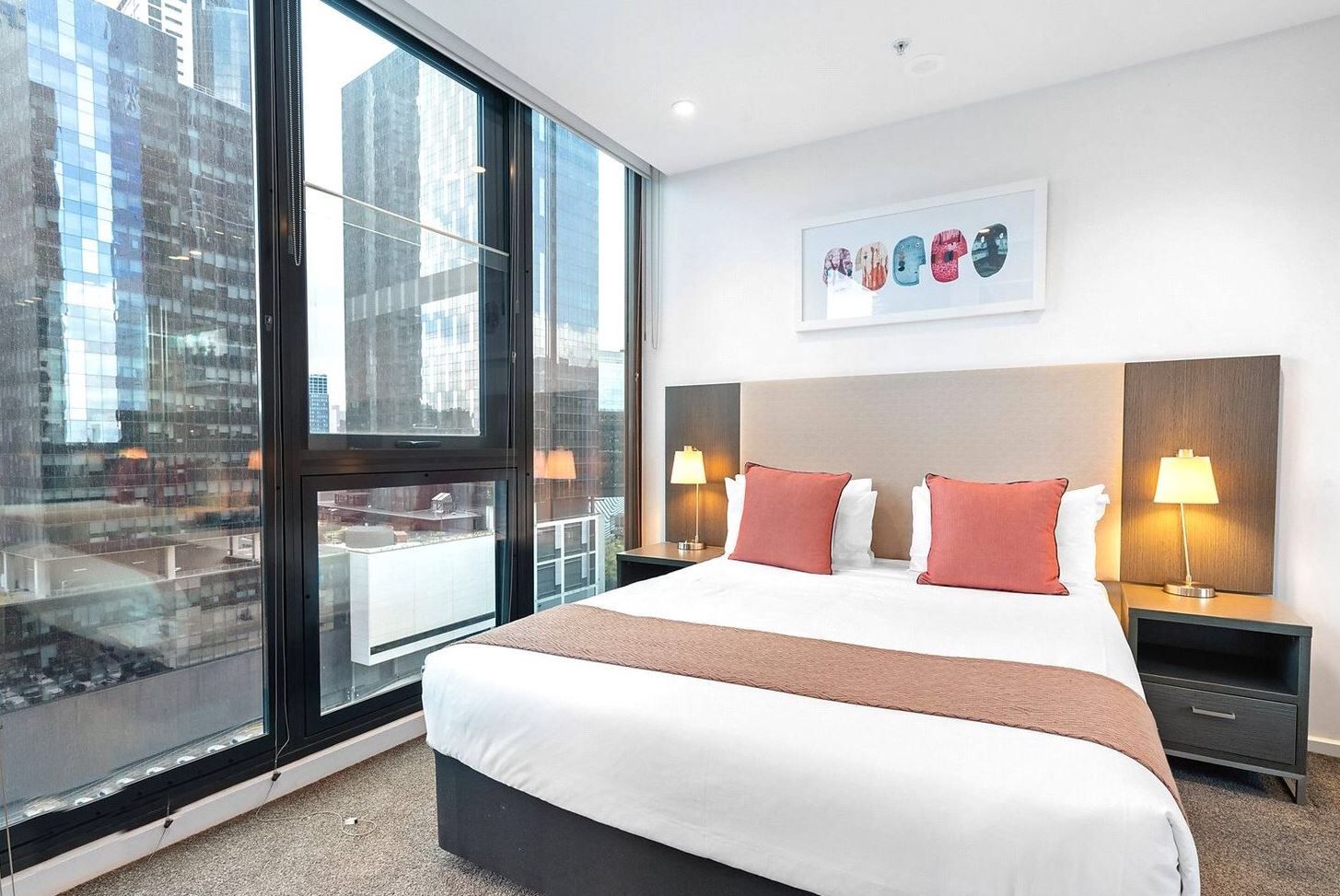 Southbank Grand: Prime Position, Luxury Lifestyle, Spacious Sensation!