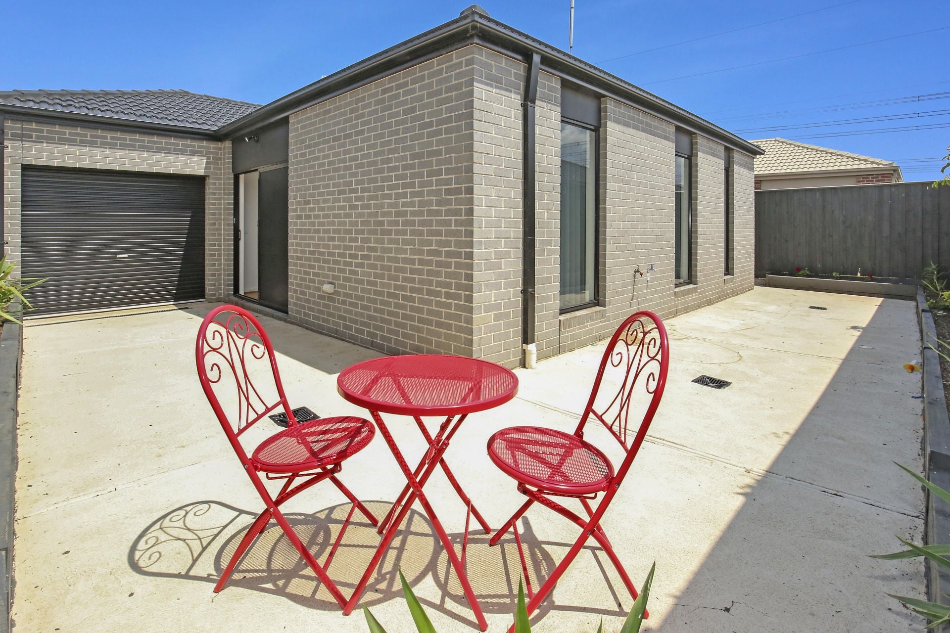 STYLISH MODERN LIVING