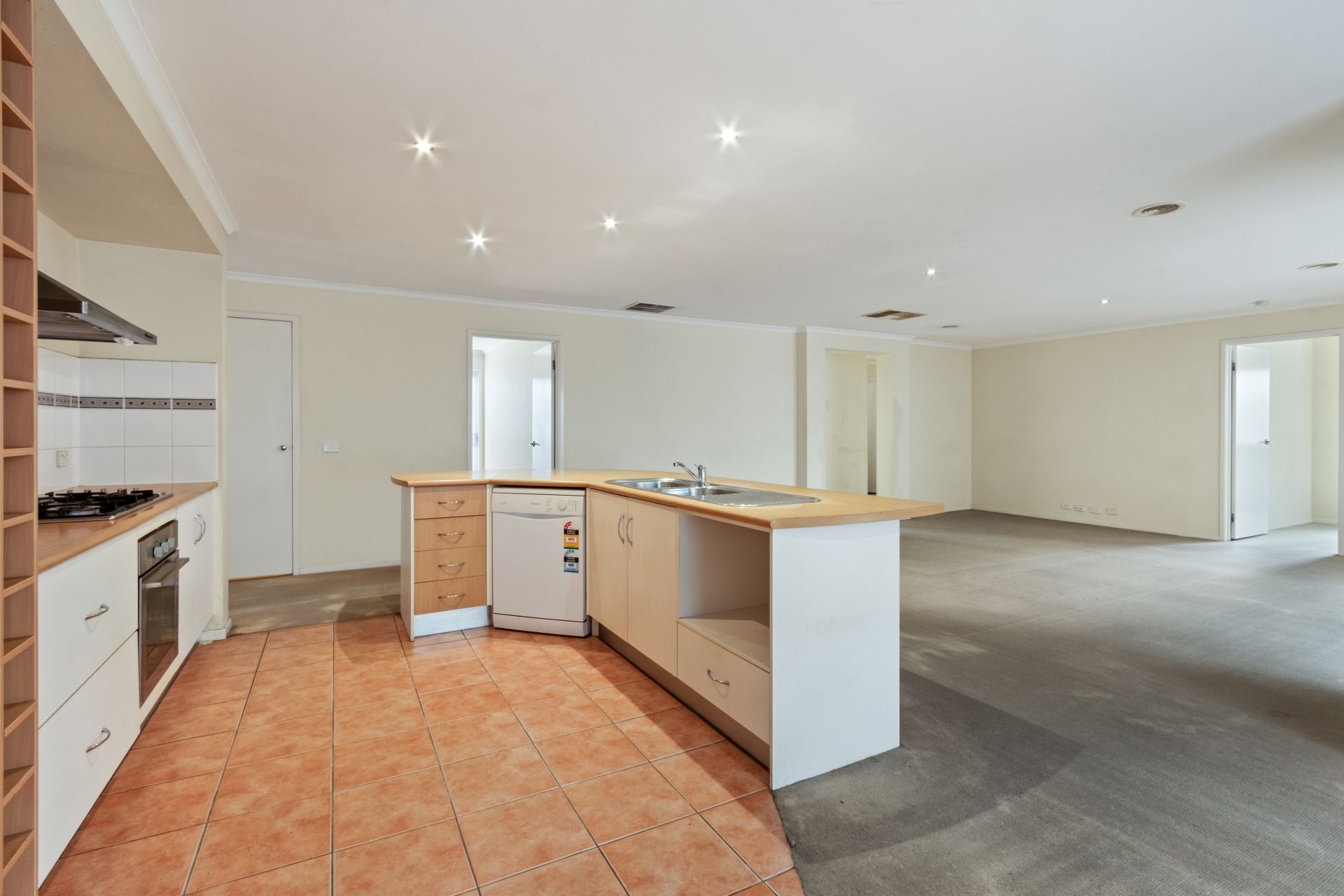 Low Maintenance 5 Bedroom Home!